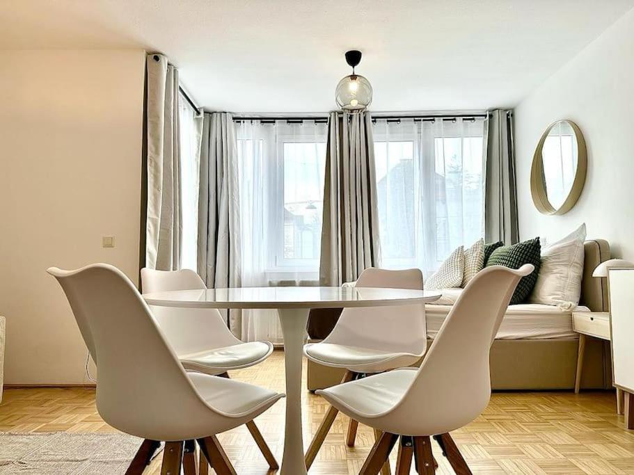 Chic - Quiet Area - Next To Hospital Wien